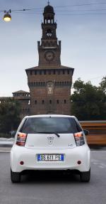 Toyota iQ 2008 года